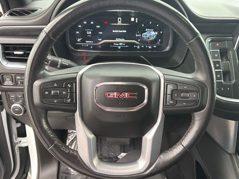 Used 2023 GMC Yukon SLT w/ SLT Premium Package image 15