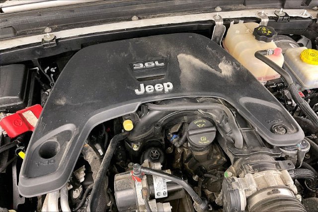 Used 2021 Jeep Wrangler Unlimited Sahara AWD/4WD image 29
