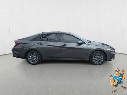 New 2026 Hyundai Elantra Blue image 4