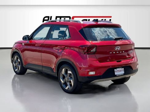 Used 2022 Hyundai Venue Limited FWD image 5