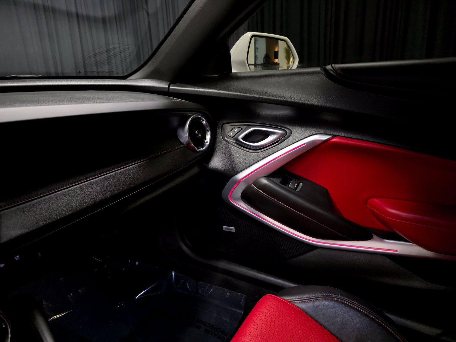 Used 2018 Chevrolet Camaro SS RWD image 31