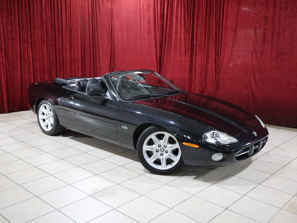Used 2000 Jaguar XK8 Convertible RWD image 2