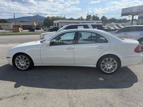 Used 2008 Mercedes-Benz E 350 4MATIC Sedan image 5