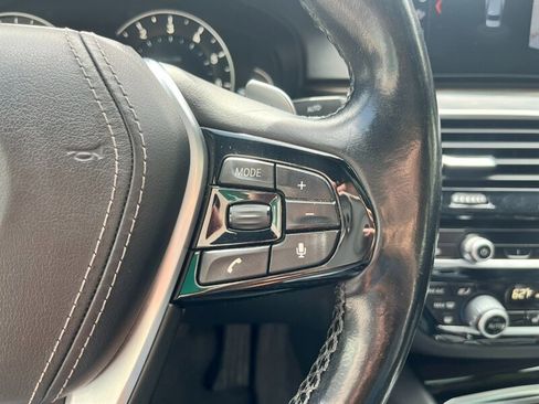 Used 2018 BMW 530i xDrive AWD/4WD image 32