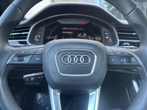 Used 2023 Audi Q7 3.0T Premium AWD/4WD image 29