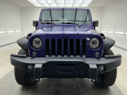 Used 2017 Jeep Wrangler Unlimited Sahara image 2
