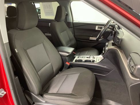 Used 2022 Ford Explorer XLT w/ Class IV Trailer Tow Package AWD/4WD image 28