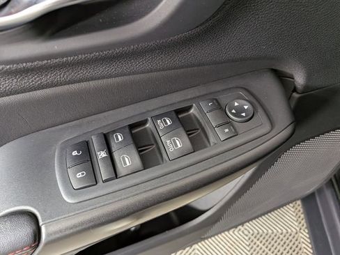 Used 2019 Jeep Cherokee Trailhawk w/ Comfort/Convenience Group image 12