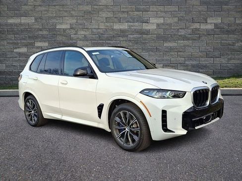 New 2026 BMW X5 M60i image 1
