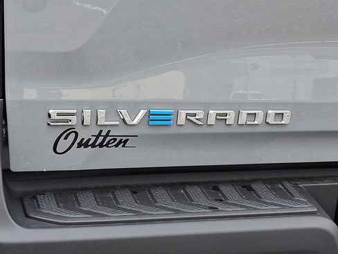 New 2026 Chevrolet Silverado EV LT image 11