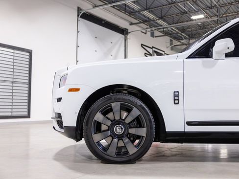 Used 2019 Rolls-Royce Cullinan image 17