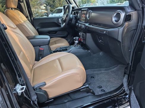 Used 2023 Jeep Wrangler Unlimited Rubicon w/ LED Lighting Group image 33