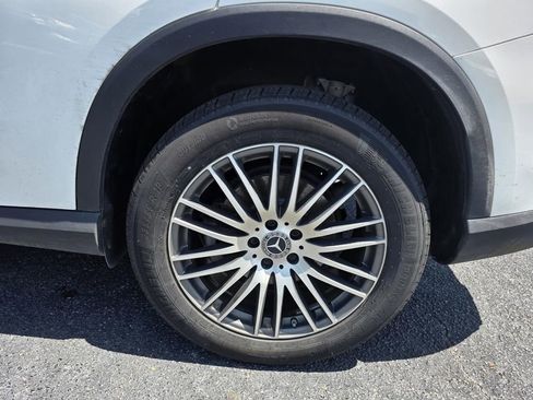 Certified 2025 Mercedes-Benz GLC 300 image 11