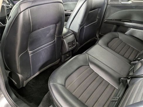 Used 2017 Ford Fusion SE w/ Equipment Group 601A image 26