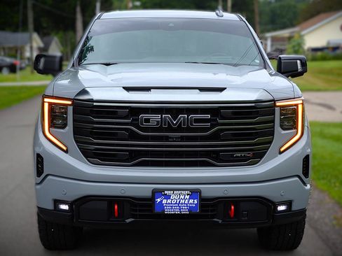Used 2024 GMC Sierra 1500 AT4 w/ Technology Package AWD/4WD image 43