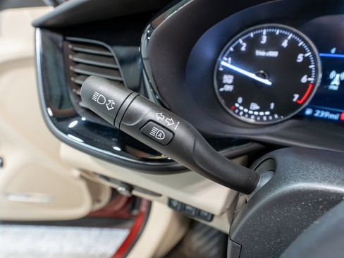 Used 2022 Buick Envision Avenir w/ Technology Package II image 31