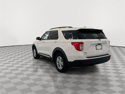Used 2022 Ford Explorer XLT image 7