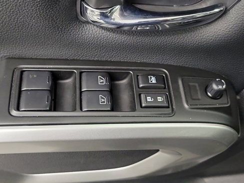 Used 2024 Nissan Titan SV w/ SV Convenience Package RWD image 19