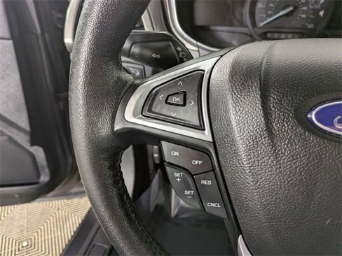 Used 2017 Ford Fusion SE w/ Equipment Group 601A image 19