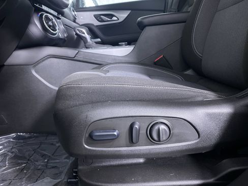 Used 2023 Chevrolet Blazer LT w/ Convenience Package image 9