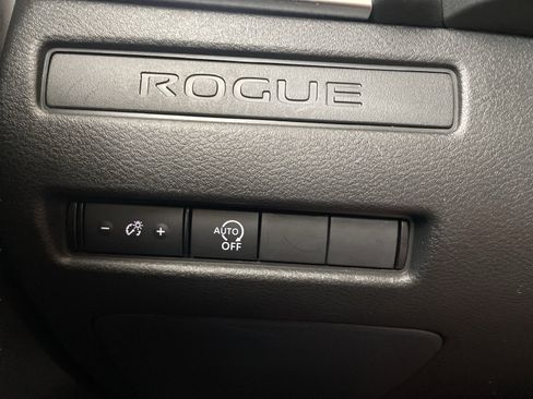 Used 2024 Nissan Rogue S AWD/4WD image 18