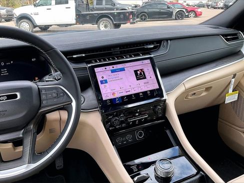 New 2025 Jeep Grand Cherokee L Limited image 7