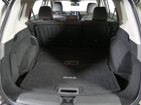 Used 2021 Nissan Rogue Platinum image 18