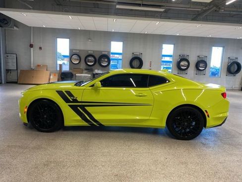 Used 2020 Chevrolet Camaro LT RWD image 10