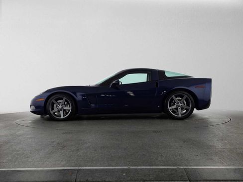 Used 2007 Chevrolet Corvette Coupe w/ Preferred Equipment Group RWD image 6