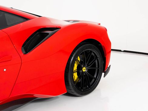 Used 2019 Ferrari 488 Pista Coupe image 65