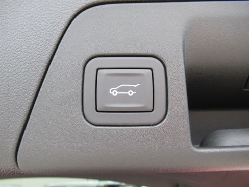 Used 2025 Buick Envision Preferred AWD/4WD image 36