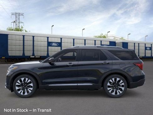 New 2026 Ford Explorer Platinum AWD/4WD image 3
