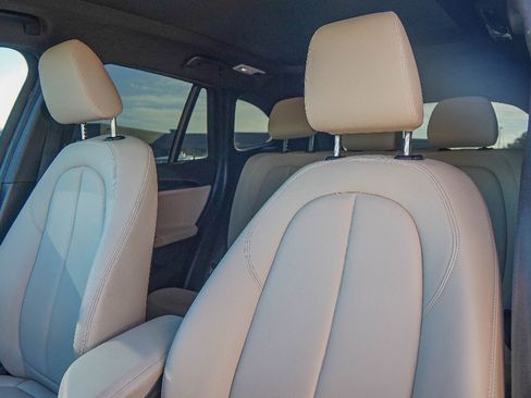 Used 2022 BMW X1 sDrive28i w/ Convenience Package image 9