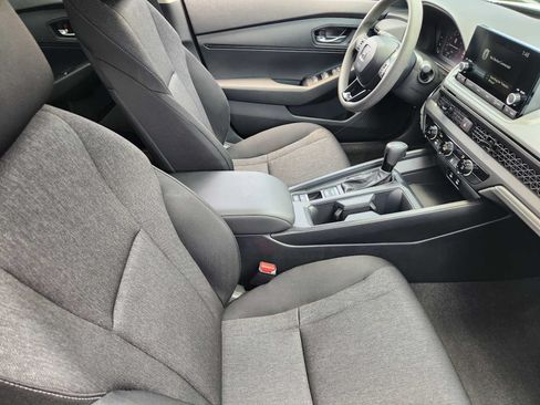 Used 2025 Honda Accord LX image 13