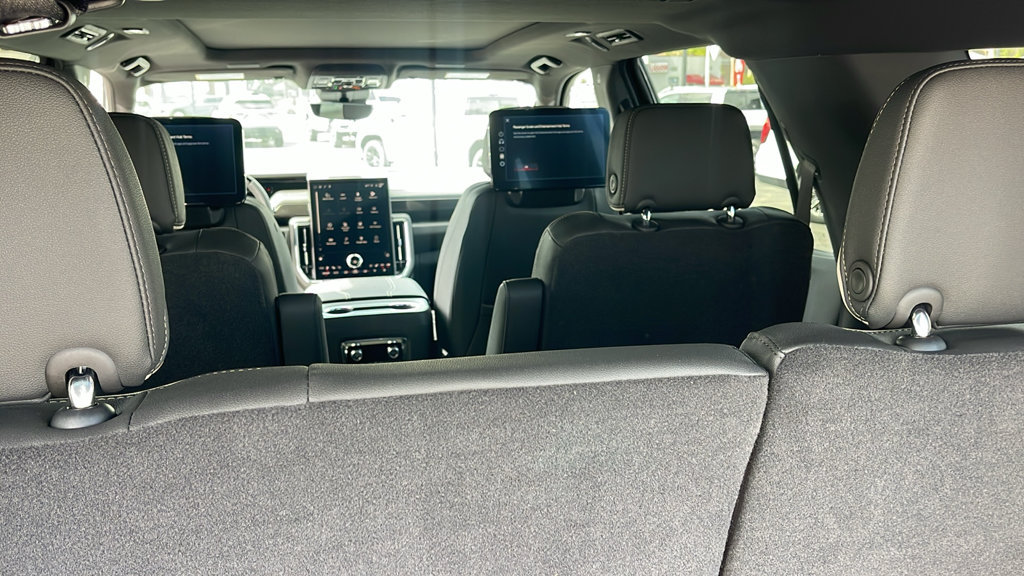 New 2026 GMC Yukon Elevation w/ Elevation Premium Package AWD/4WD image 32