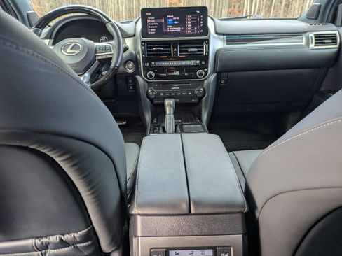 Used 2023 Lexus GX 460 Premium image 28
