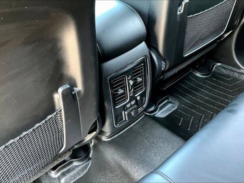 Used 2021 Jeep Grand Cherokee Limited AWD/4WD image 11