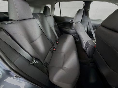 Used 2025 Toyota Corolla Cross LE image 25