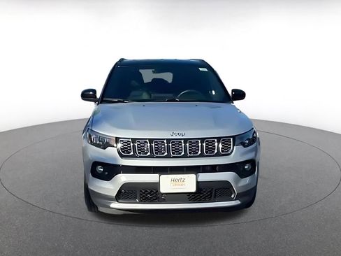 Used 2025 Jeep Compass Limited image 4