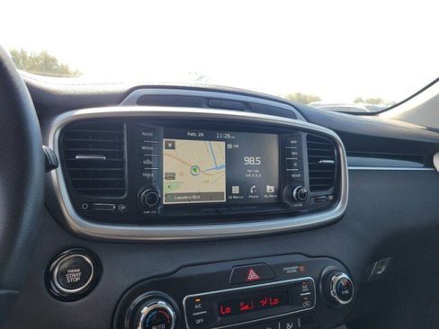 Used 2019 Kia Sorento SX image 20