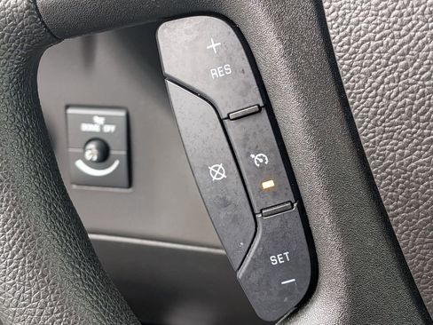 Used 2025 Chevrolet Express 3500 LT w/ LT Preferred Equipment Group RWD image 13
