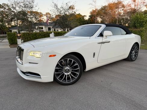 Used 2018 Rolls-Royce Dawn image 22