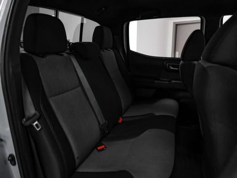 Used 2021 Toyota Tacoma TRD Sport AWD/4WD image 32