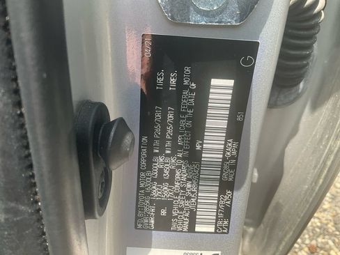 Used 2021 Toyota 4Runner SR5 AWD/4WD image 18