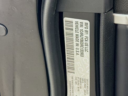 Used 2024 Jeep Grand Cherokee Limited 4xe AWD/4WD image 12