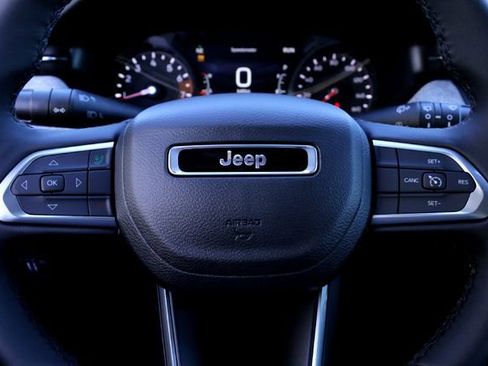 New 2026 Jeep Compass Latitude image 11