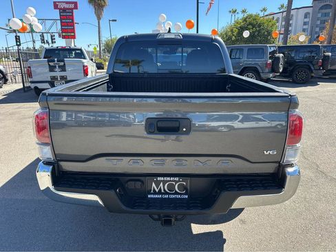 Used 2022 Toyota Tacoma TRD Off-Road image 12