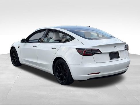 Used 2022 Tesla Model 3 RWD image 3