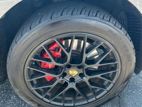Used 2017 Porsche Macan GTS AWD/4WD image 21