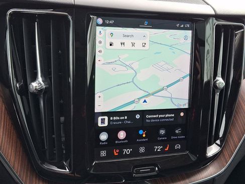 Certified 2023 Volvo XC60 B5 Plus w/ Climate Package image 17